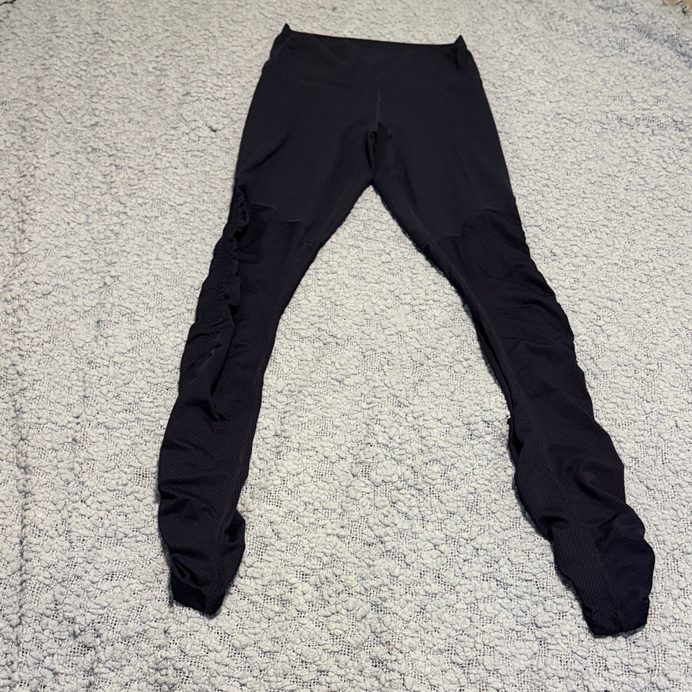 Small Fabletics Scrunch Side Navy Leggings